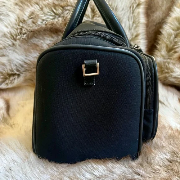 💄 Gucci Black Nylon Toiletry / Travel Bag - Picture 5 of 9